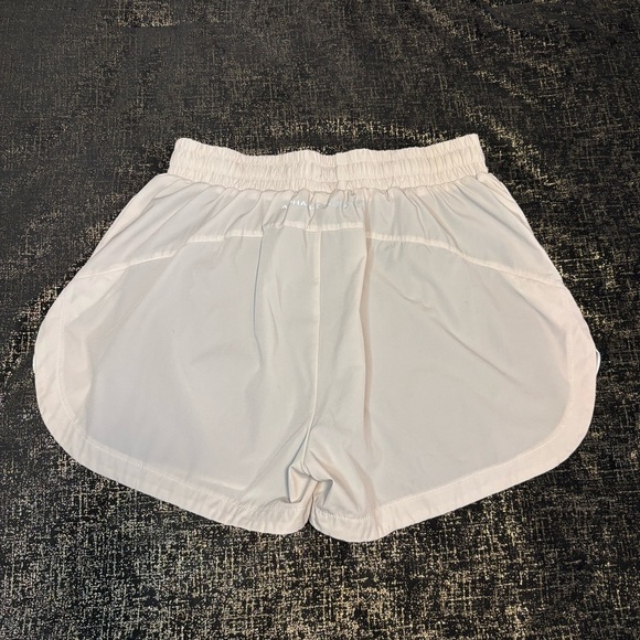 Alphalete Athletics Women Gray Stride Shorts Double Layered - Picture 5 of 10